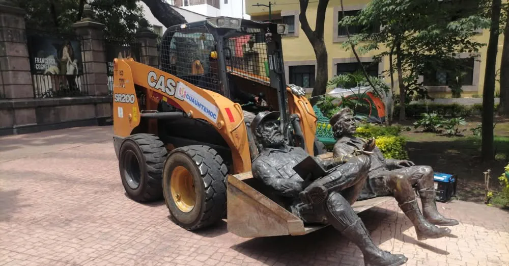 Ahora buscarán qué hacer con las figuras de los revolucionarios / Redes Sociales