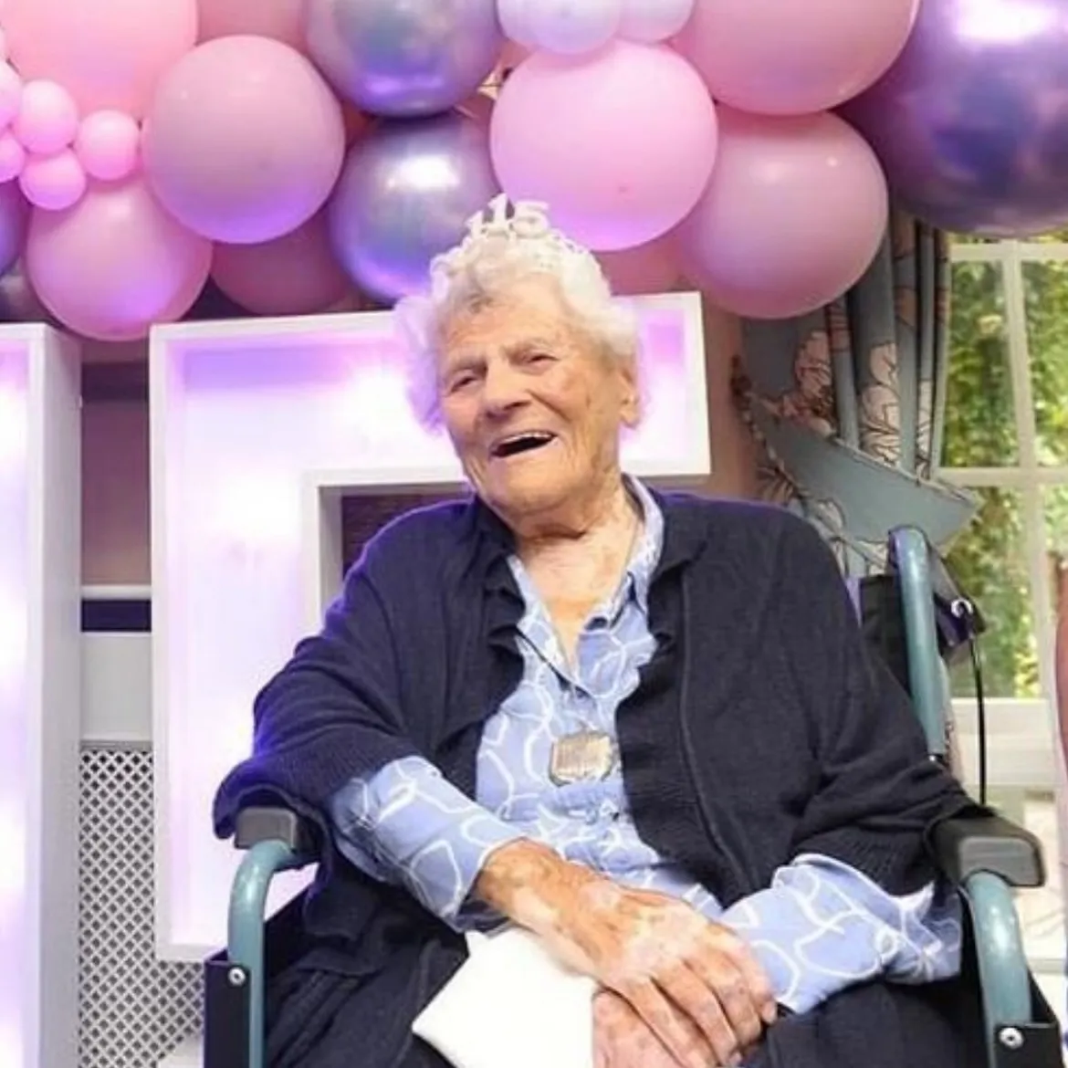 La abuelita se encuentra en un asilo en Reino Unido / Redes Sociales