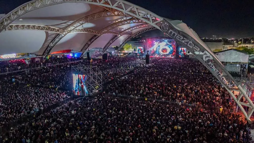 Los cantantes se presentan gratis en el Foro Mazada/X