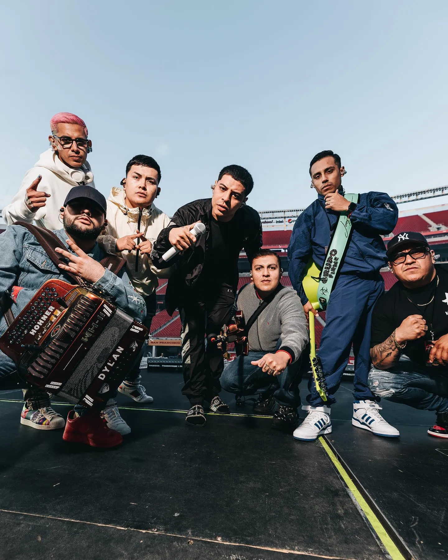 Grupo Firme no quiso arriesgar la vida de sus seguidores y de su equipo / FB: @GrupoFirmeOficial