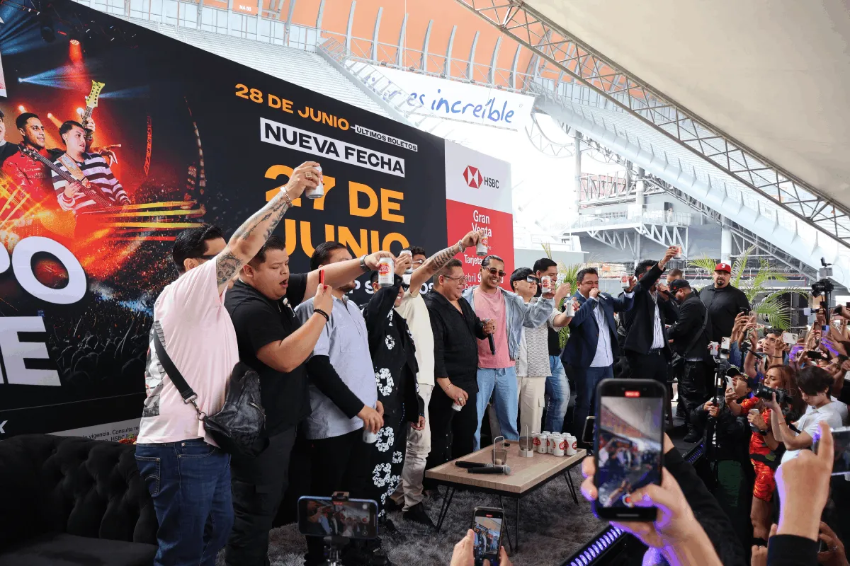 Eduin Caz prefiere la fiesta que hablar de temas del narco / Jorge Reyes