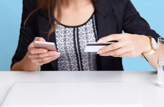 Lo mejor es acudir a las autoridades si fuiste víctima de estafadores / FREEPIK