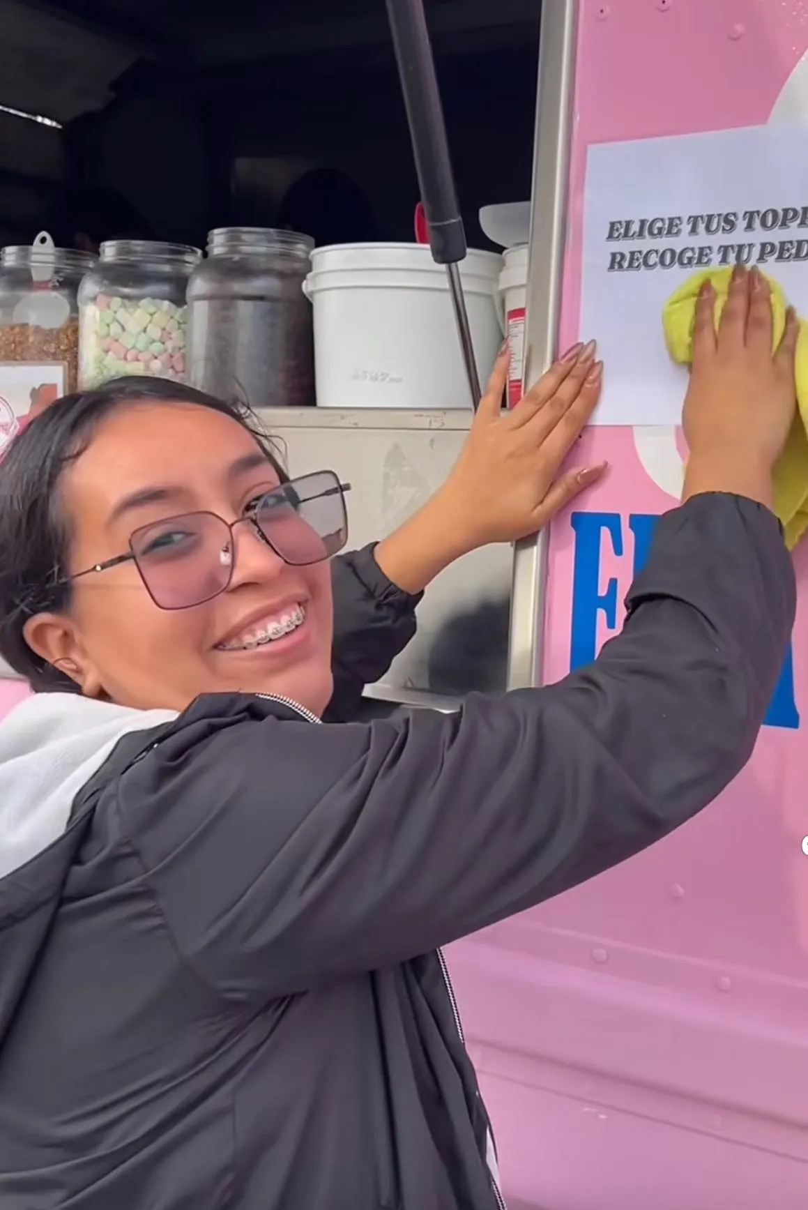 Fernanda se hizo famosa por su negocio de fresas con crema / Redes Sociales