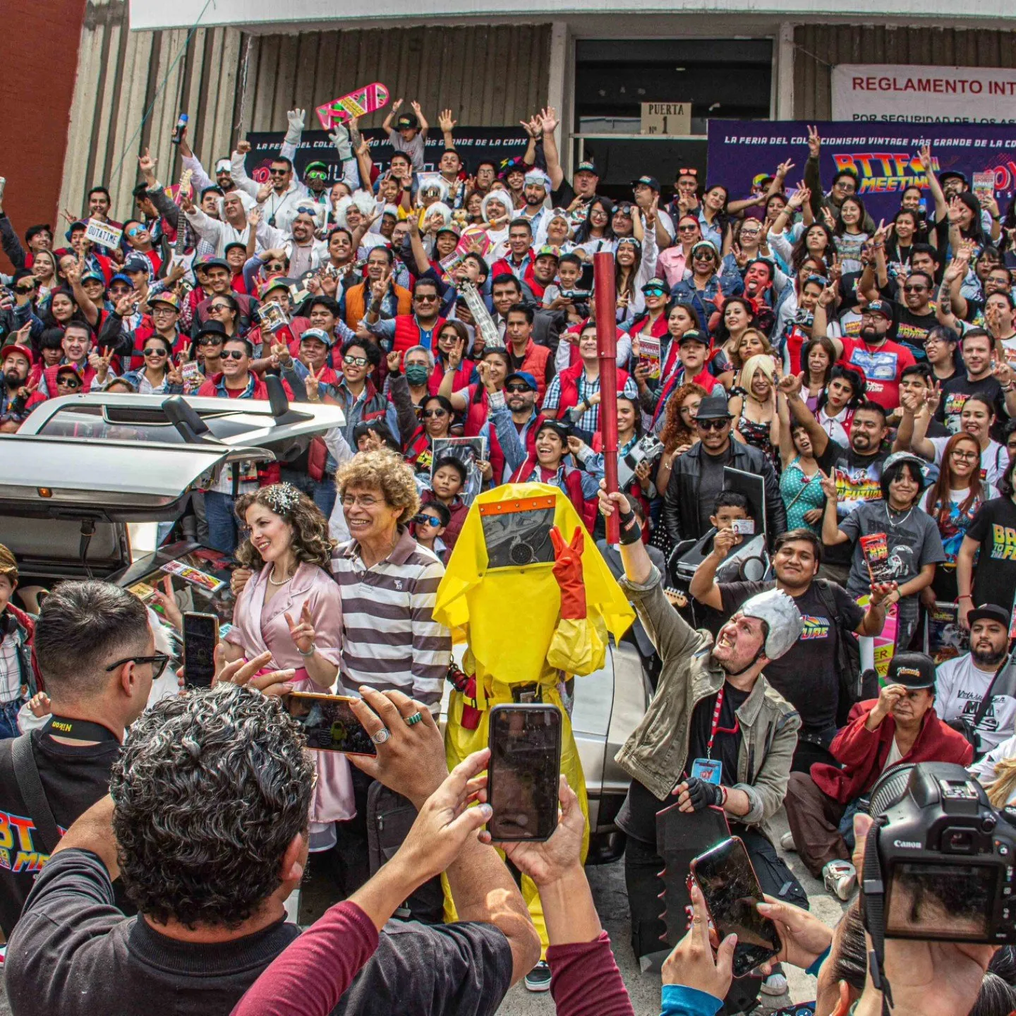 Todos los asistentes podrán participar en la foto grupal / Especial