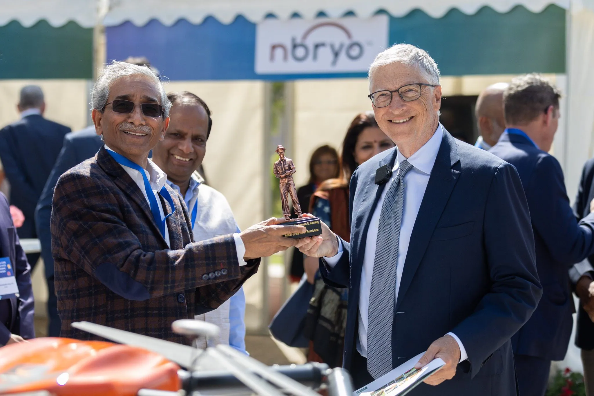 El millonario buscará alternativas de salud para la gente / FB: @BillGates