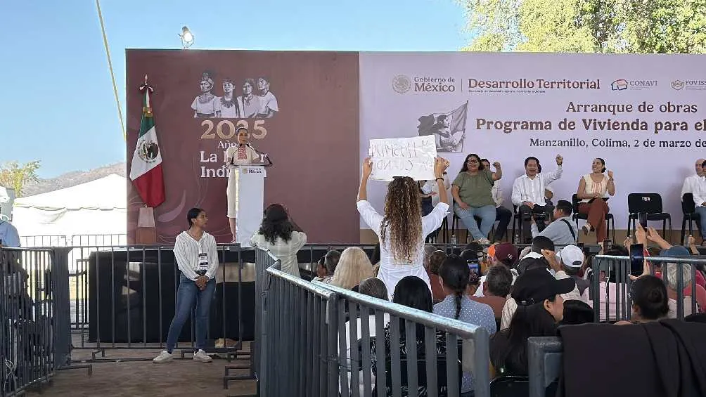 La Presidenta de México vio el cartel de frente/X