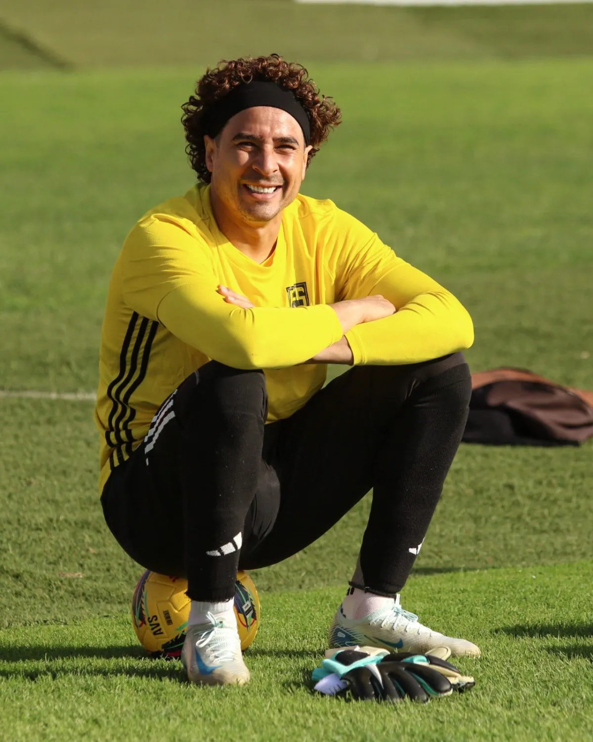 Guillermo Ochoa | @afs_viladasaves