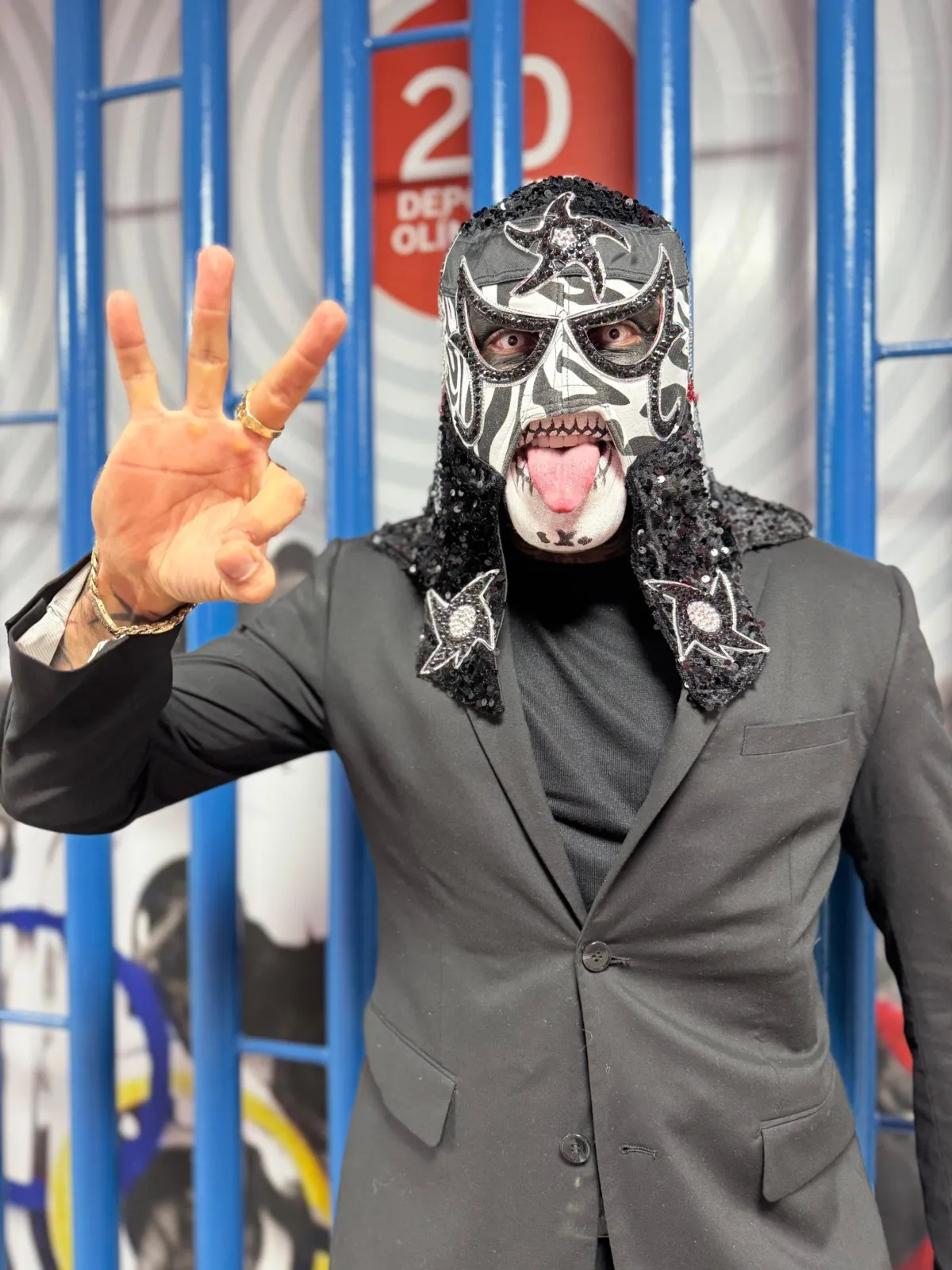 Penta | @luchalibreaaa