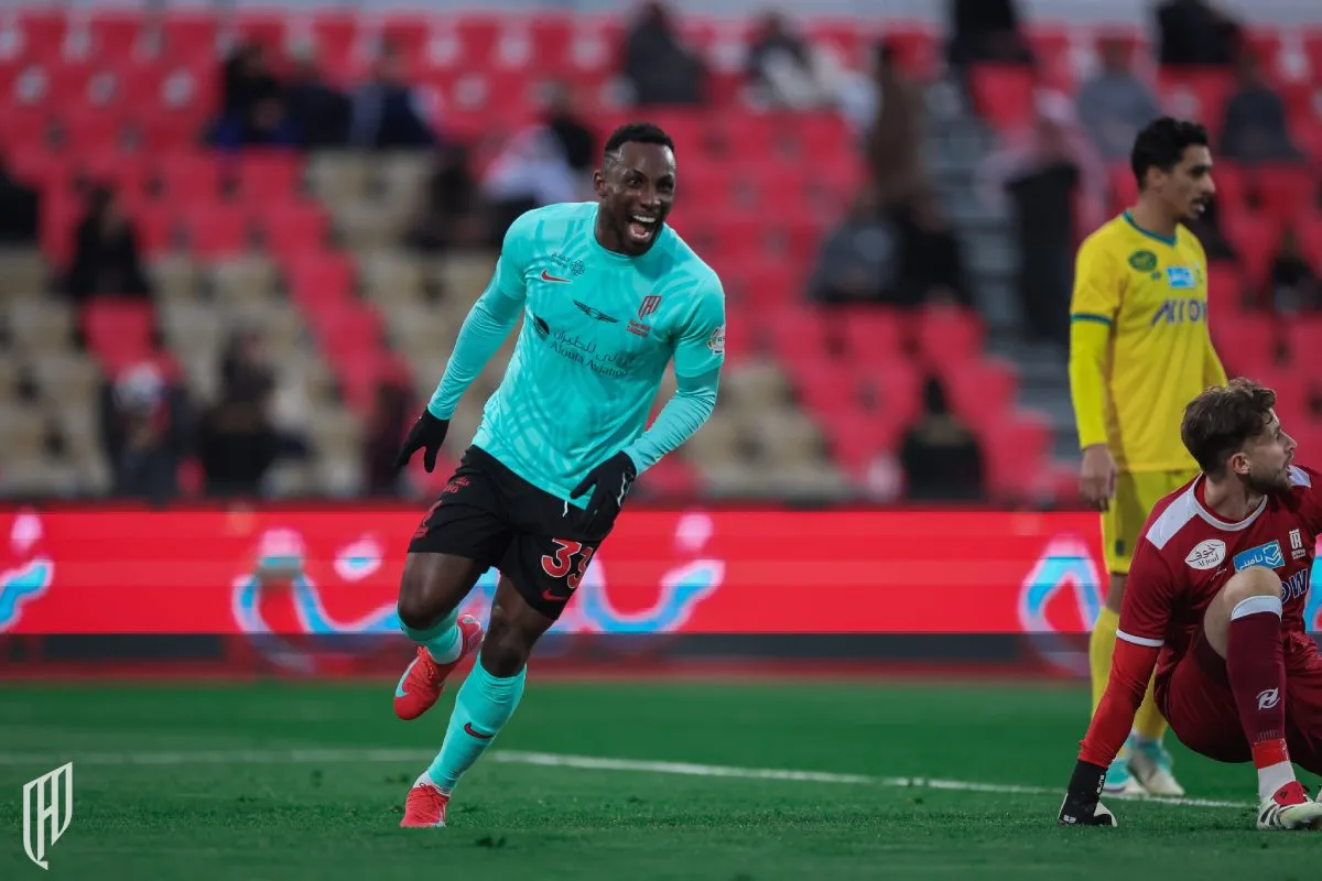 Quiñones en festejo de gol
