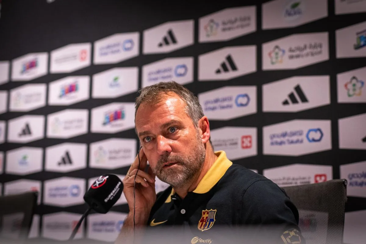 Hansi Flick en conferencia de prensa con Barcelona