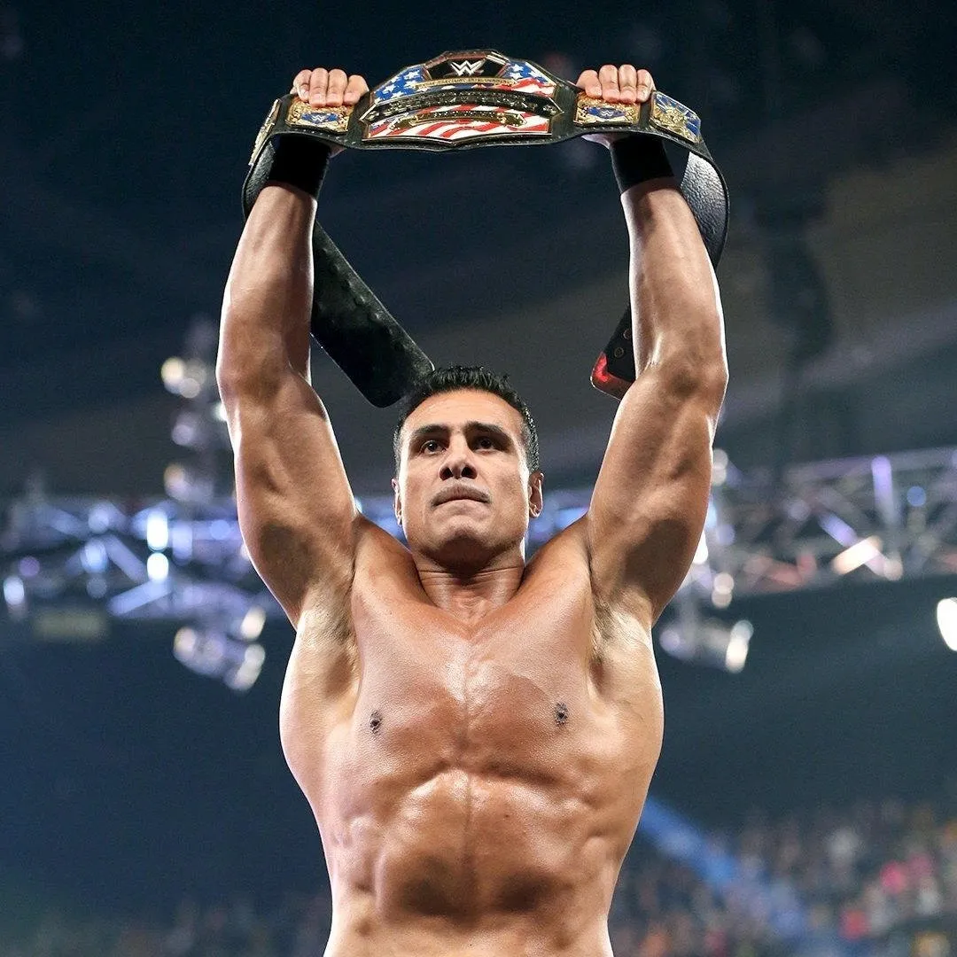 Alberto del Río fue suspendido medio año