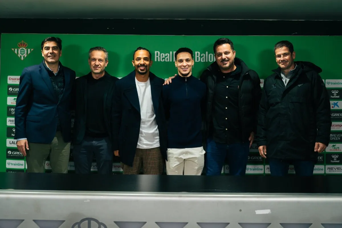 Antony firmó su contrato con BEtis este fin de semana