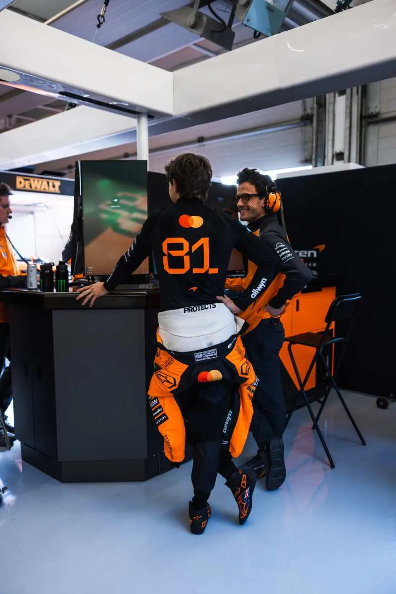 McLaren llega como monarca defensor a la campaña