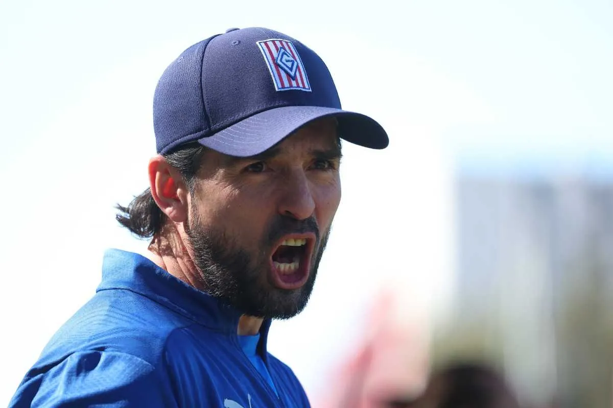 Gerado Espinoza se presentó con victoria ante América