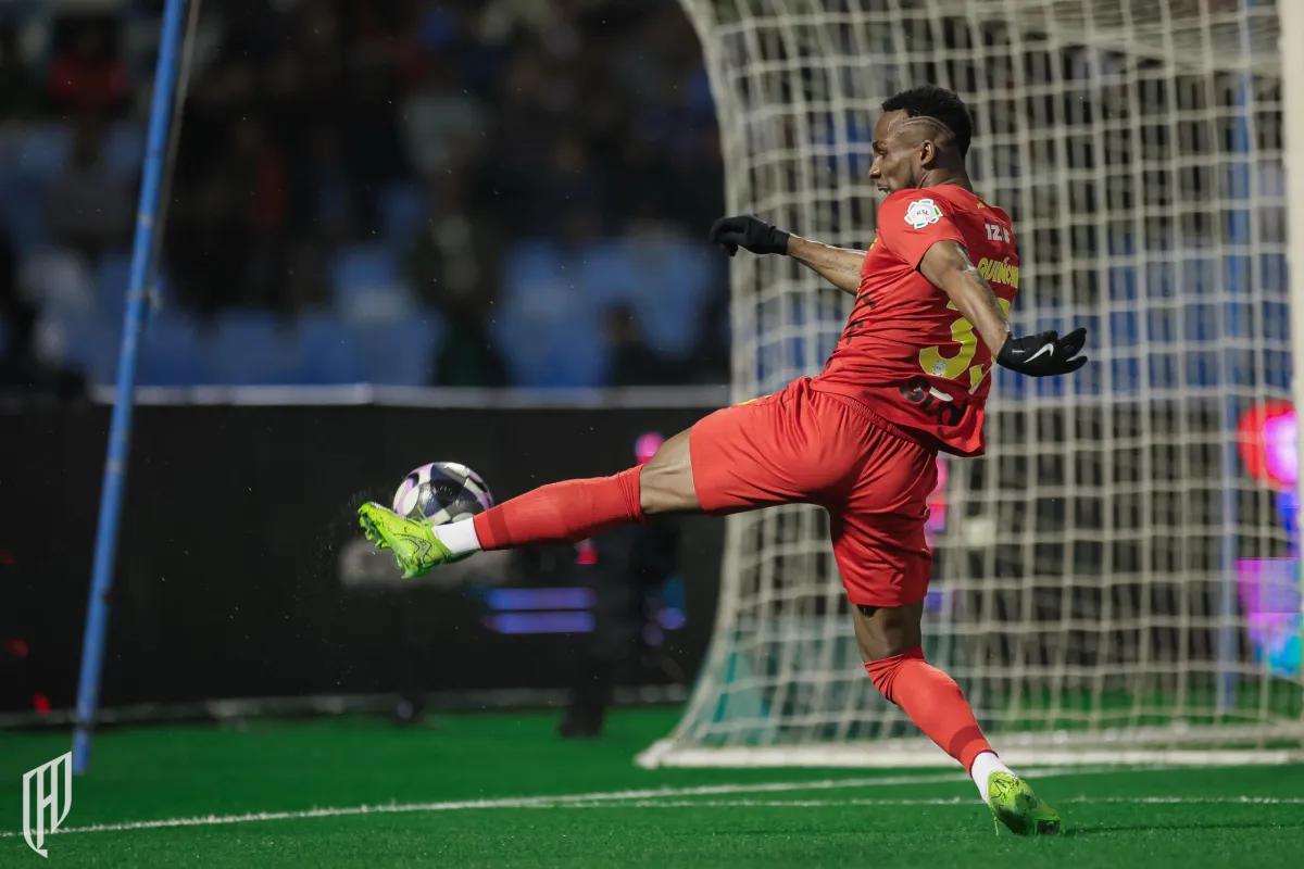 Julián durante el juego | @AlQadsiahEN