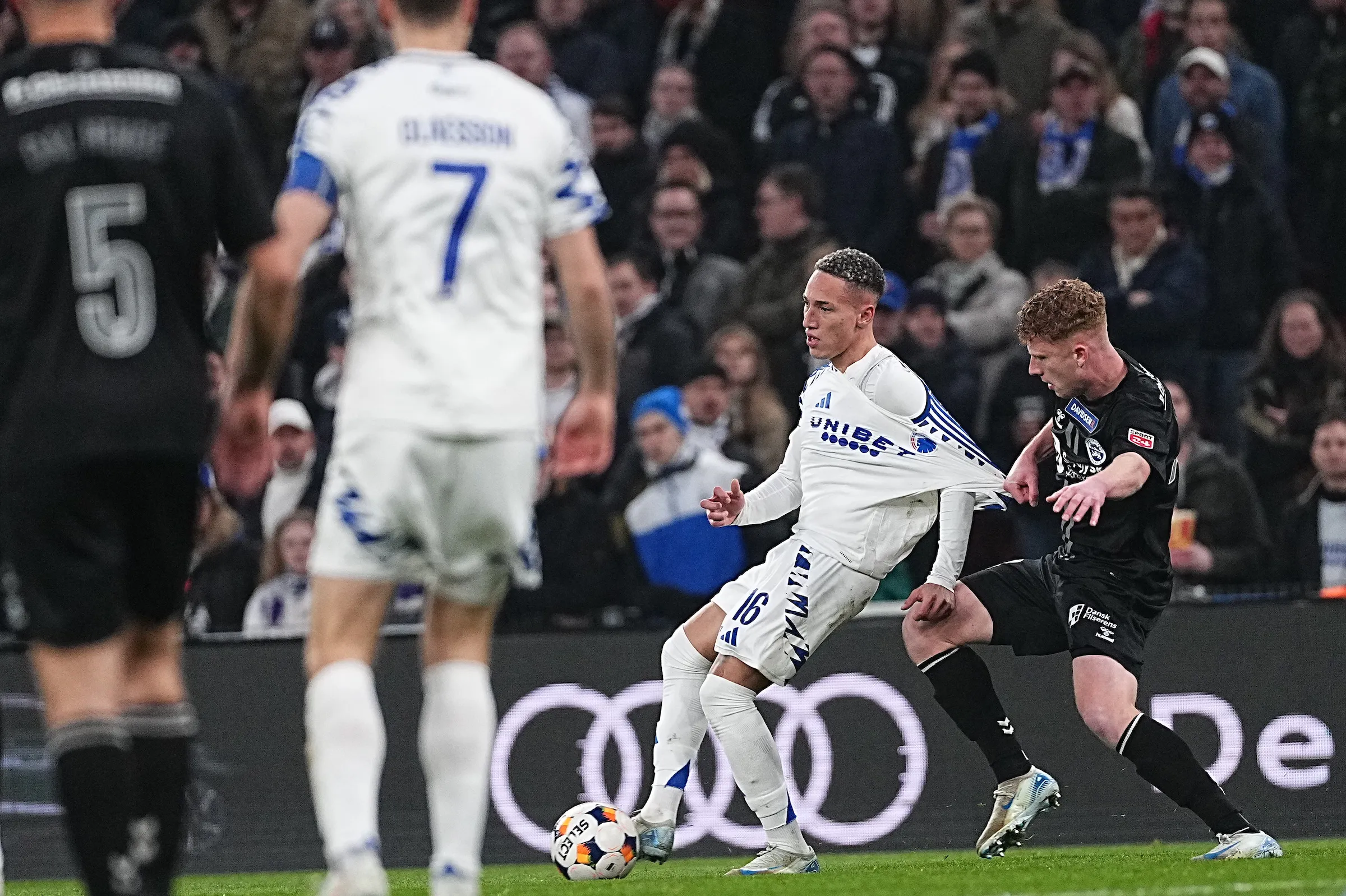 Copenhague empató en casa