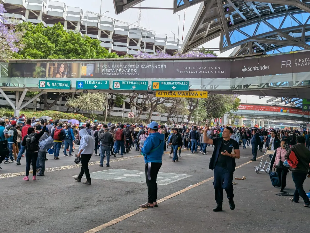 AICM bloqueado el día de hoy por manifestaciones de CNTE / Redes Sociales