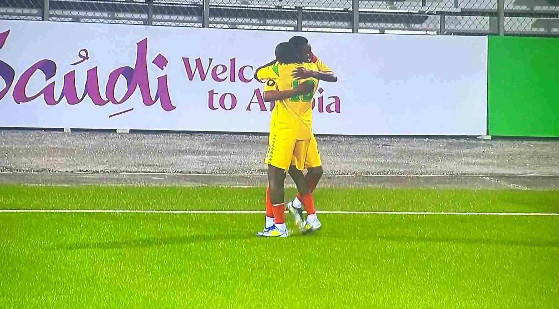 Guyana se impuso con un triplete de Isaiah Jones