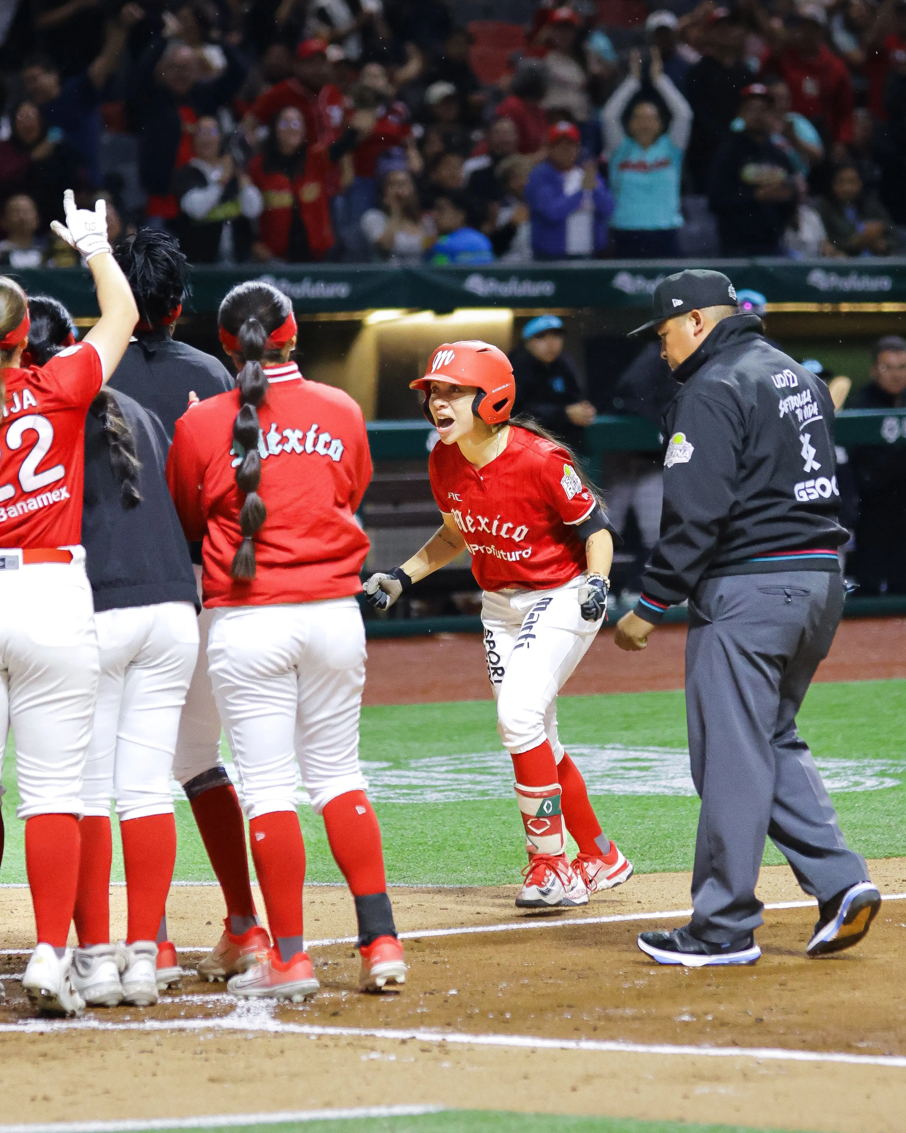 Jackson y Aradillas impulsaron la victoria de las Pingas