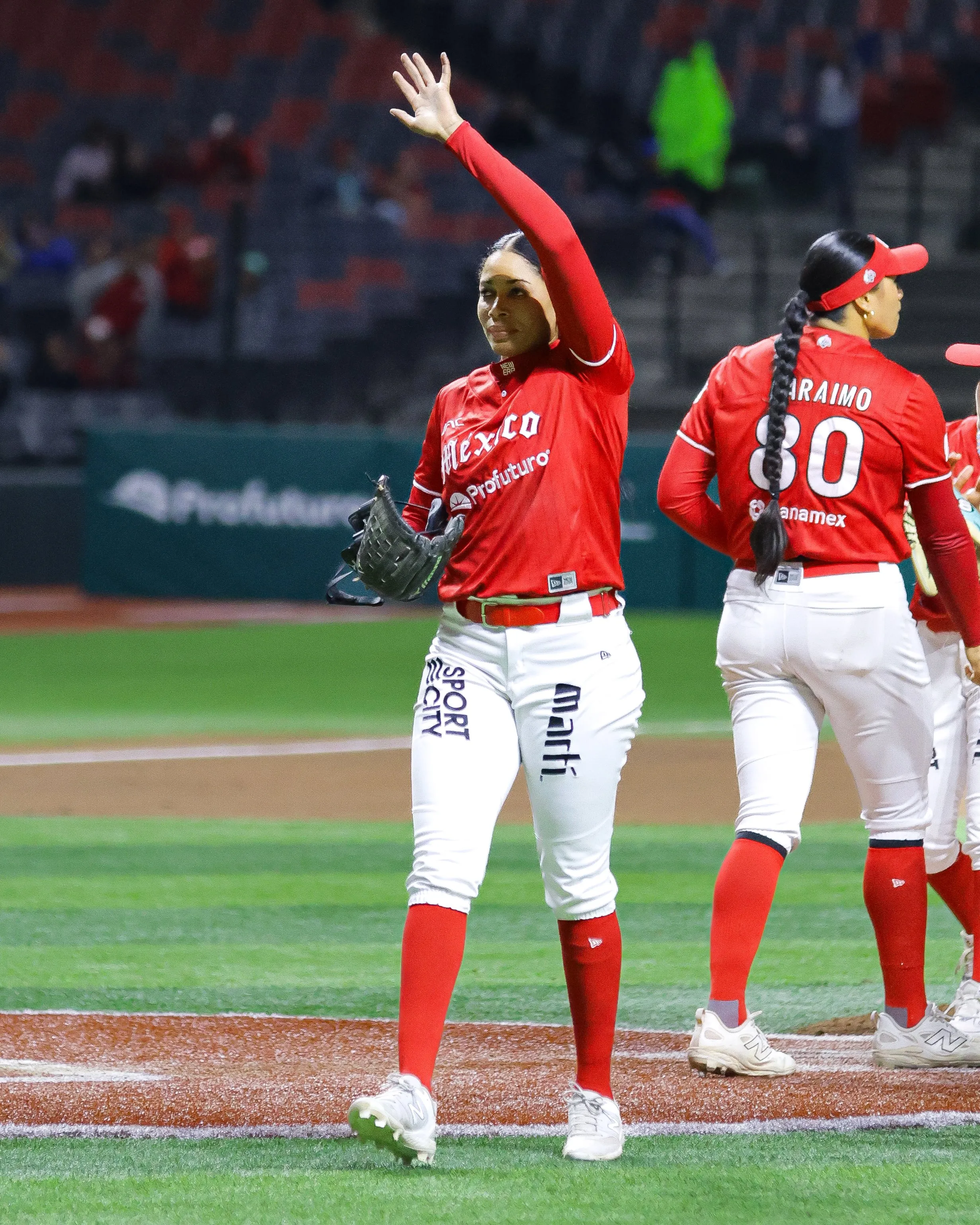 Tornés se fue entre ovaciones del Estadio Alfonso Harp Helú