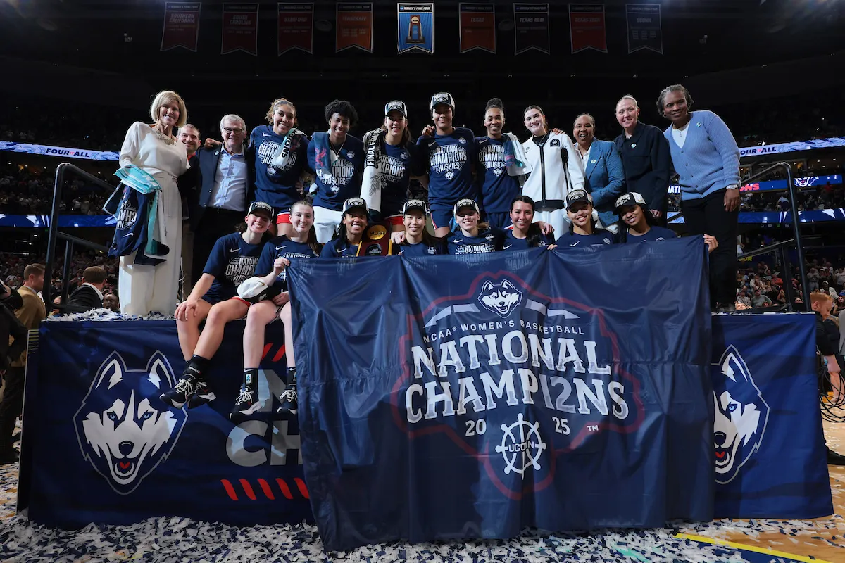 UConn alcanzó el récord de 12 campeonatos