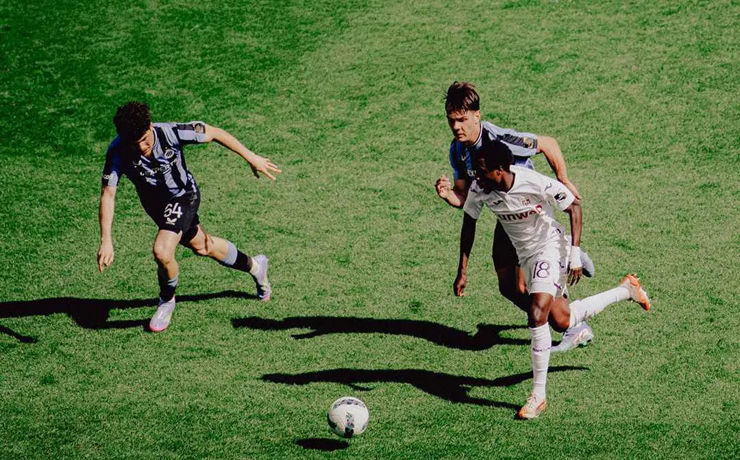 El equipo del mexicano sufrió una dura derrota