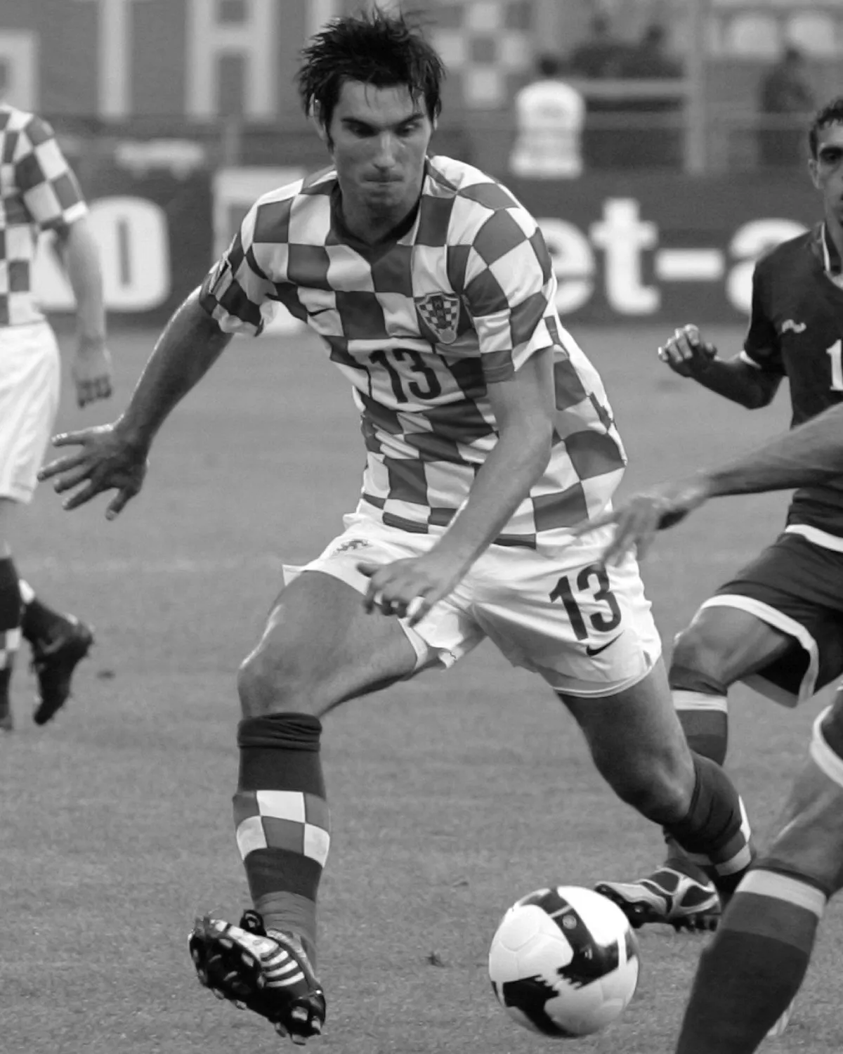 Nikola con uno de sus equipo | @HNS_CFF