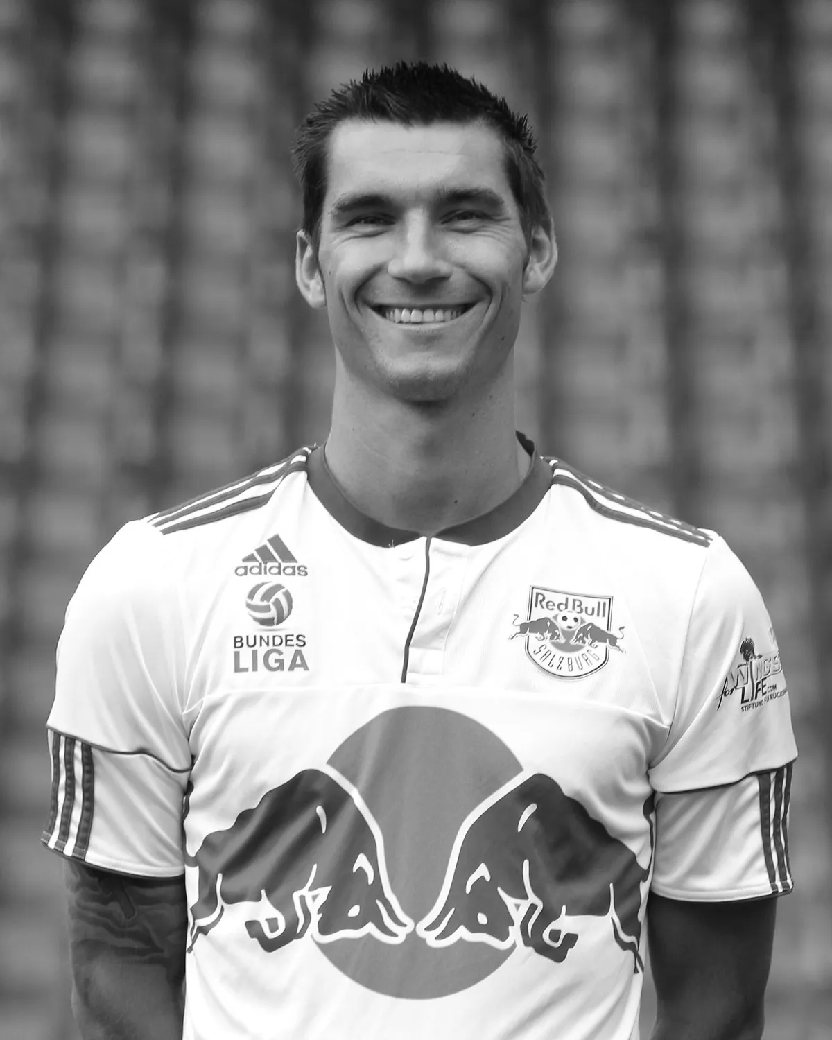 Nikola con uno de sus equipo | @RedBullSalzburg