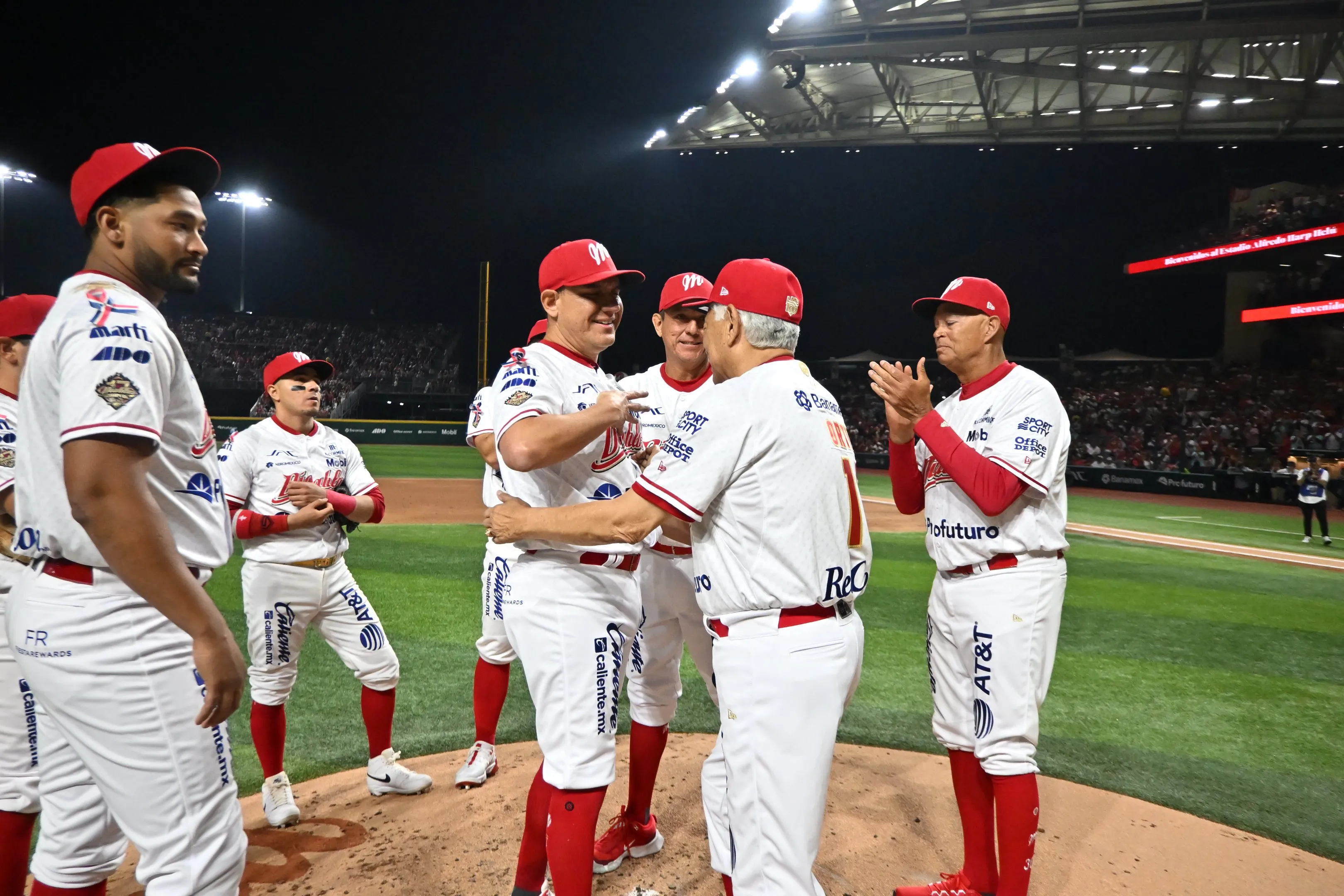 Javier Arturo López recibió un homenaje especial
