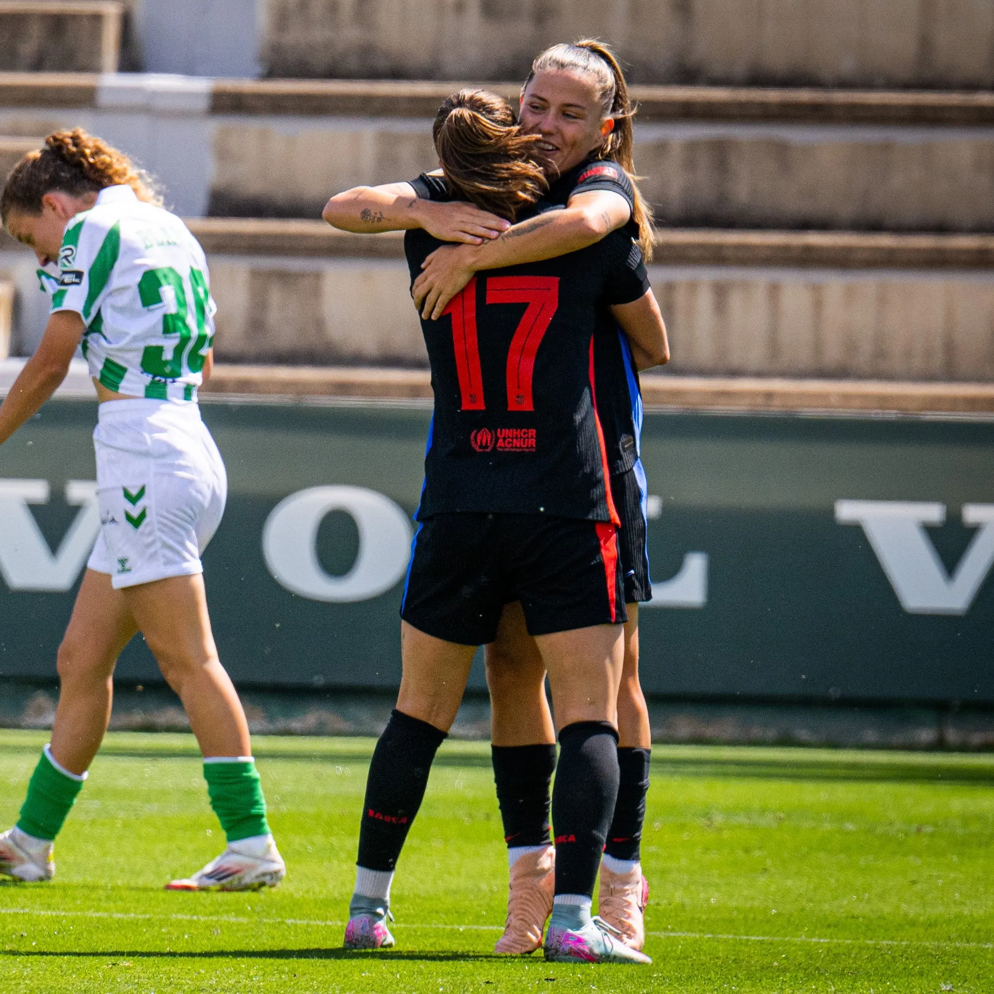 Pajor y Pina fueron figuras en la goleada