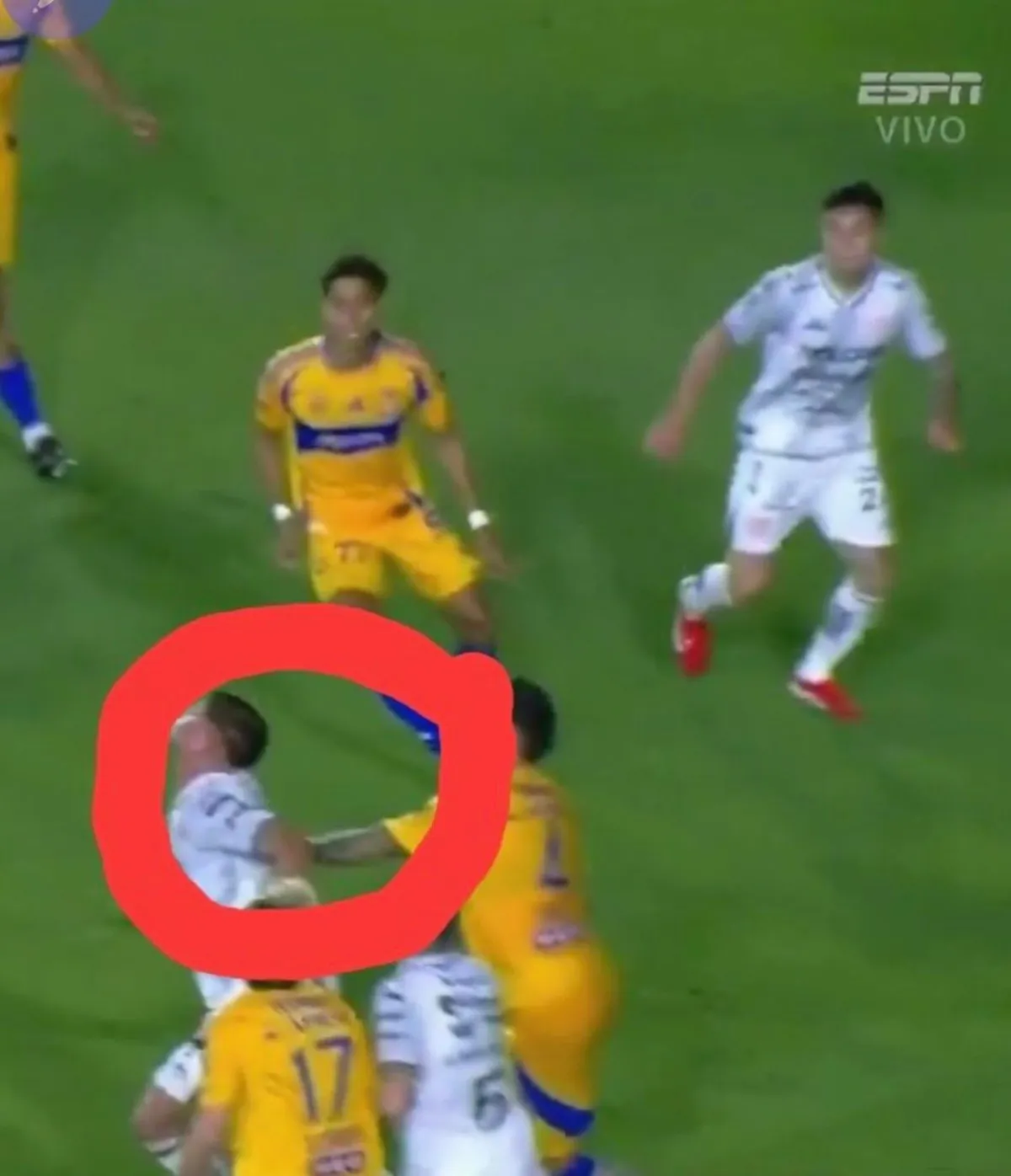 Otra posible falta | Captura de pantalla