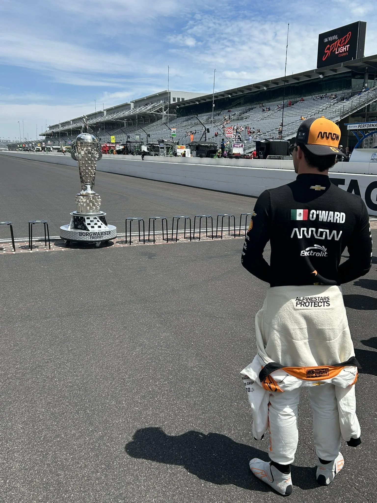 Pato marcha segundo en el campeonato