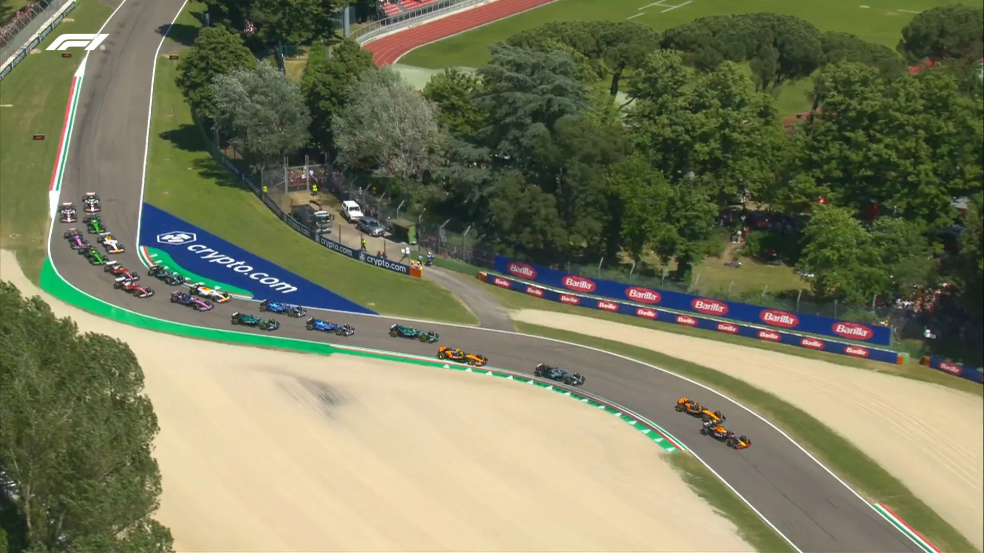 Gran movimiento de Verstappen para superar a Piastri