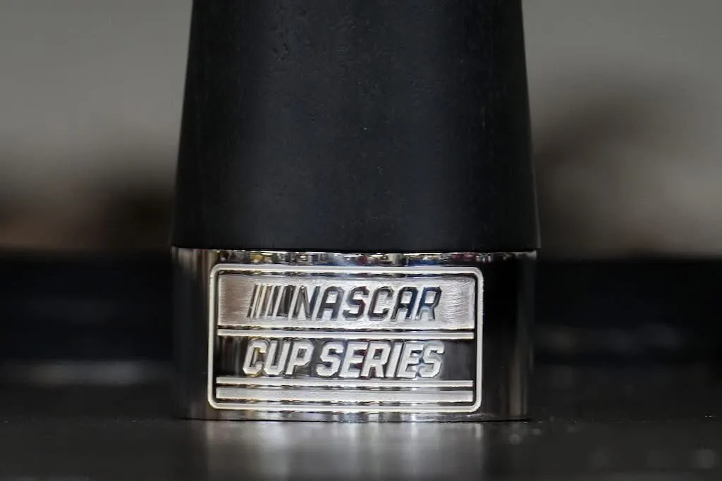 NASCAR presentó sus trofeos para la fecha en México