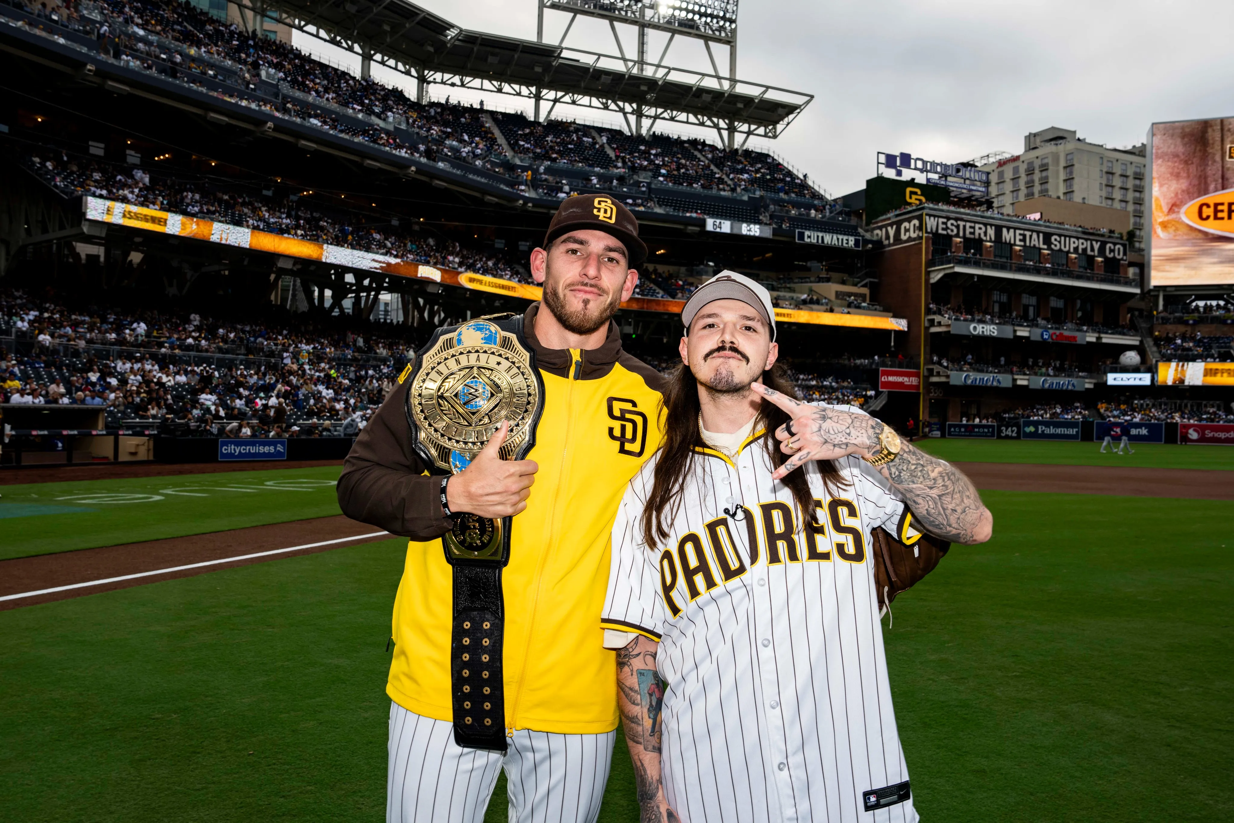 Dirty Dom estuvo en el Petco Park