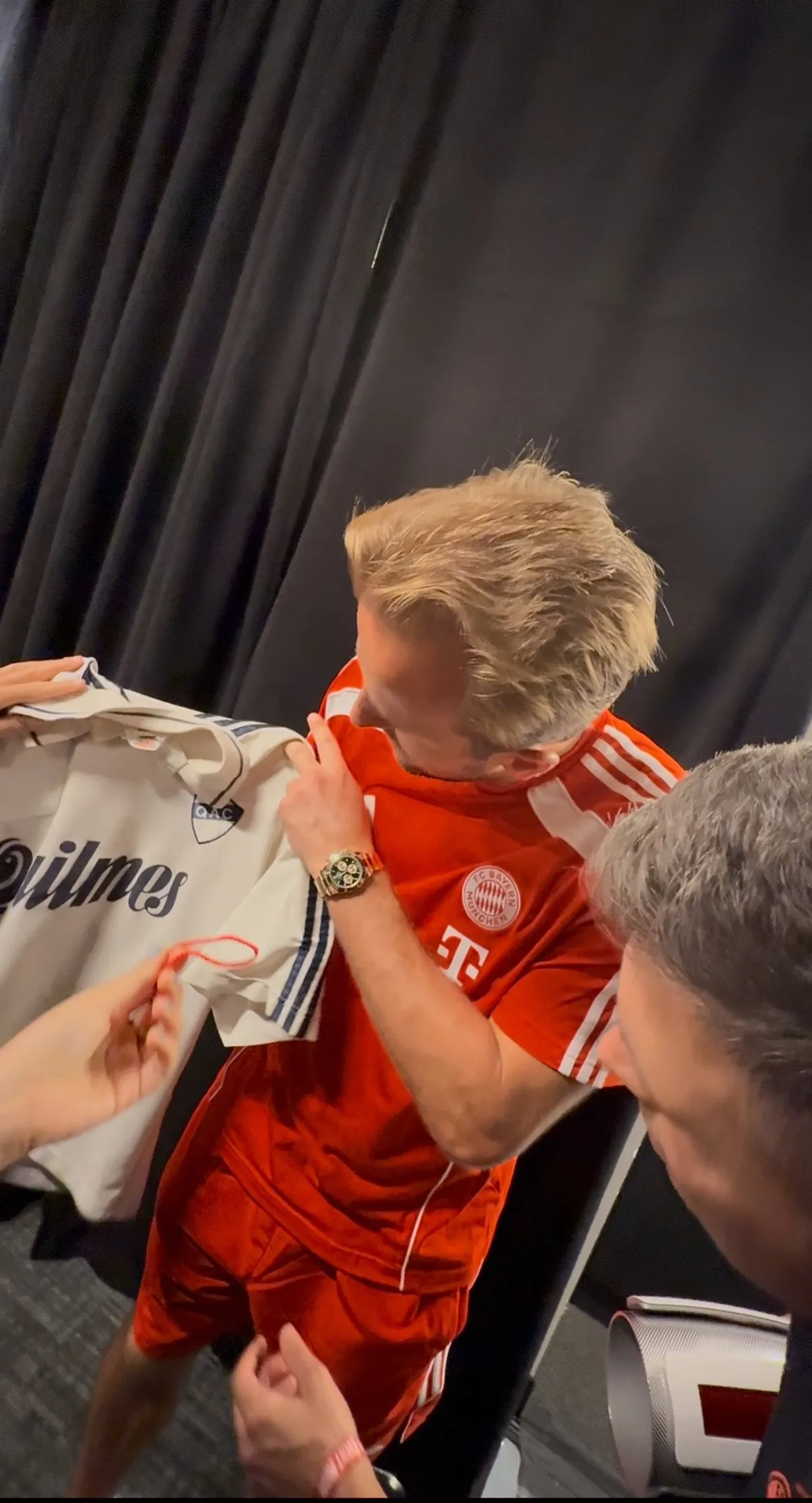 Con la playera de Quilmes | @gastihirsch