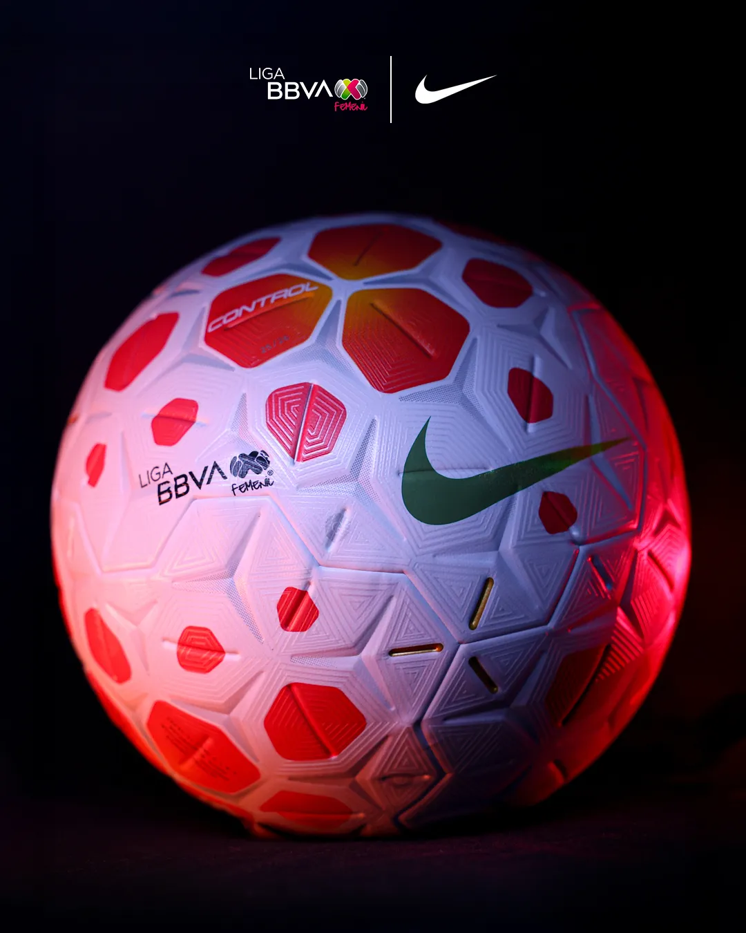 Así es el nuevo balón de la Liga MX Femenil