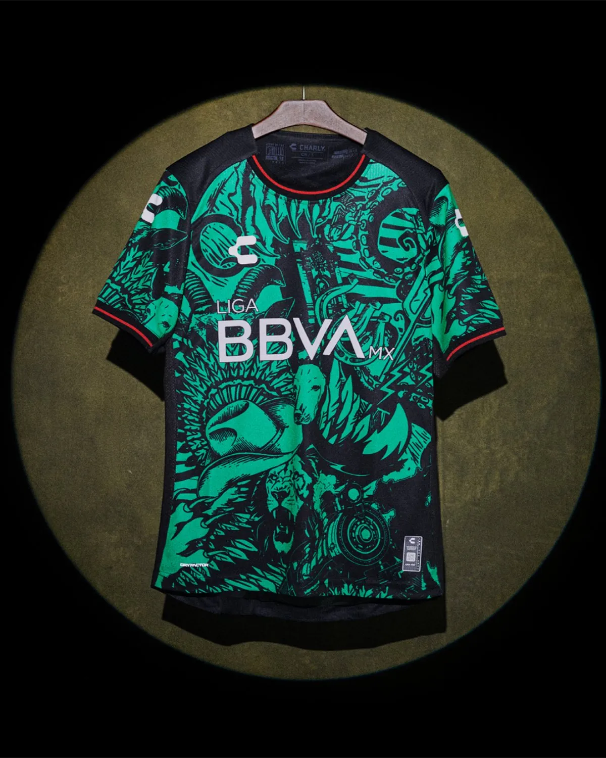 La playera | @CharlyFutbol