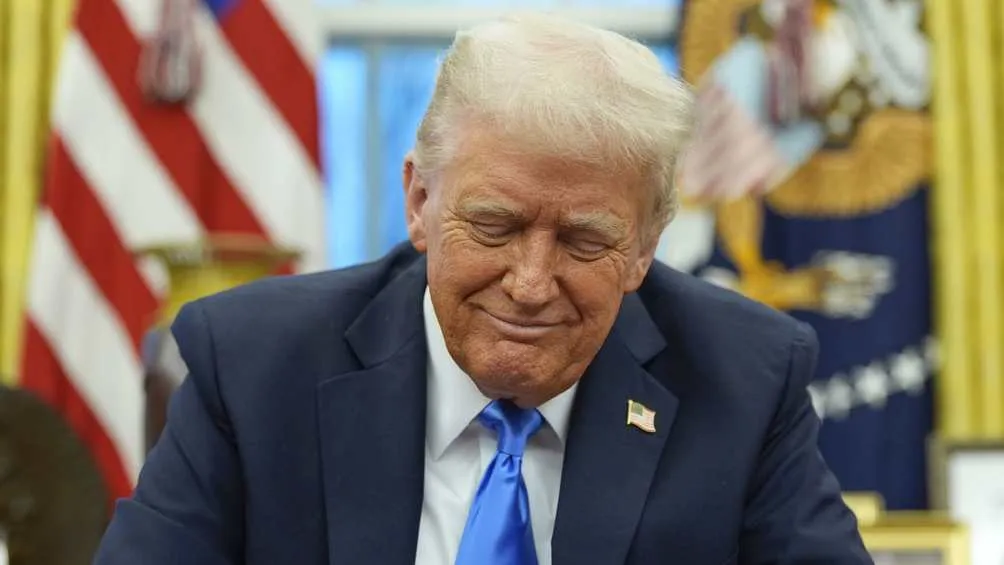 Al parecer Donald Trump sí escuchó lo que le dijo el niño/AP