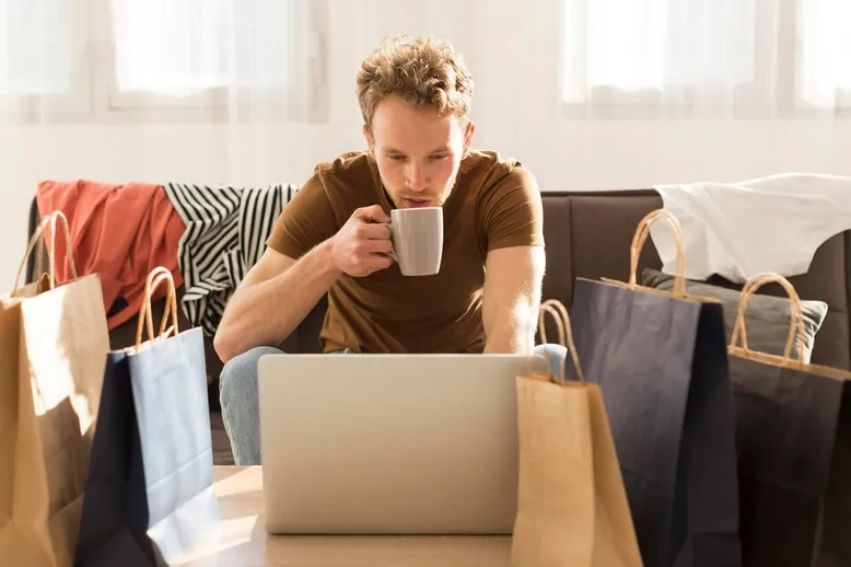 No hagas compras cuando sientas que la conexión a internet no es segura / FREEPIK