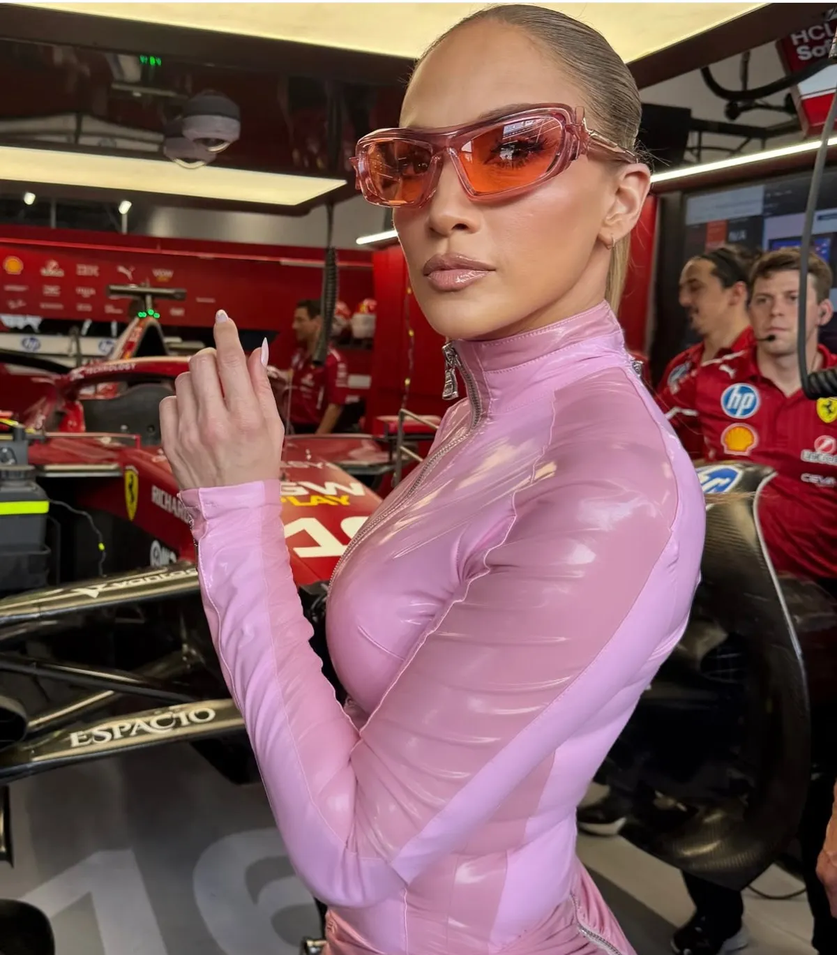 Jennifer Lopez | @jlo