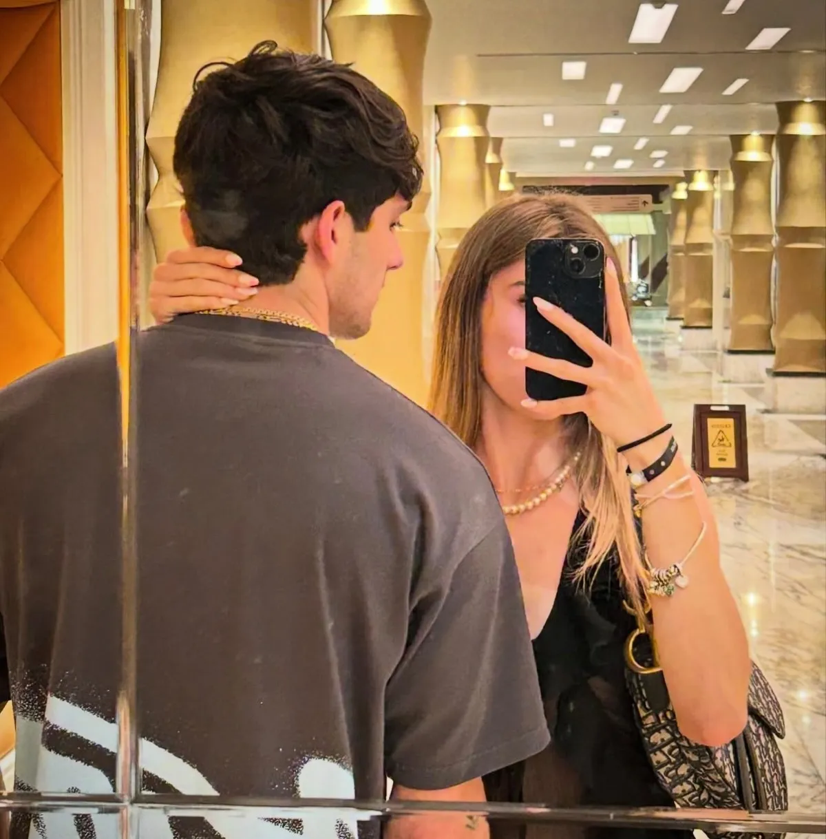 La pareja del momento | @leonardo_lealcantuu