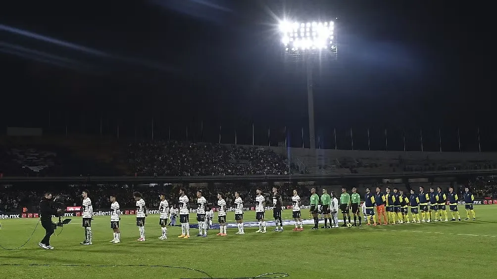 El Clásico Capitalino estuvo marcado por la violencia en la tribuna