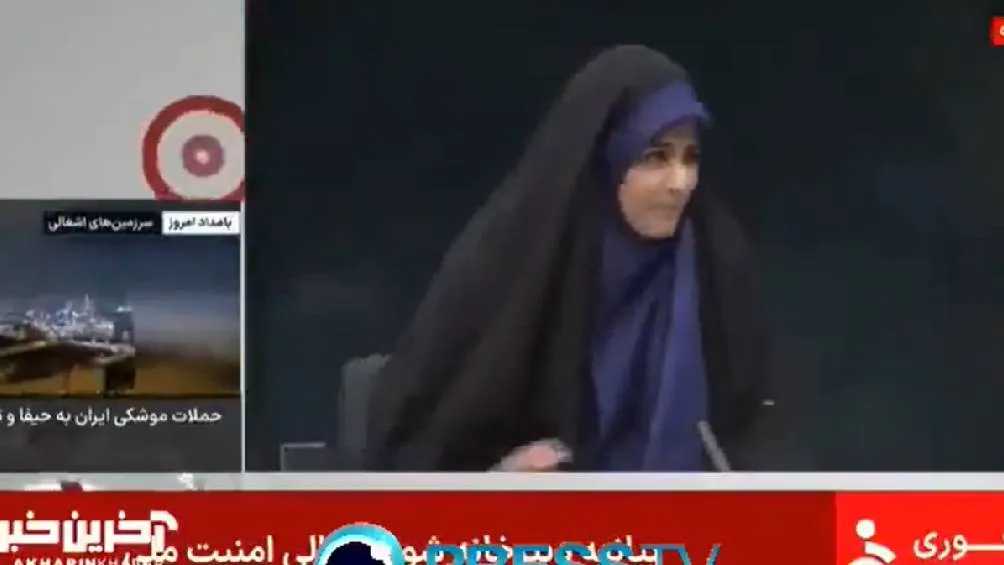 La presentadora tuvo que escapar tras escuchar la explosión del ataque/X