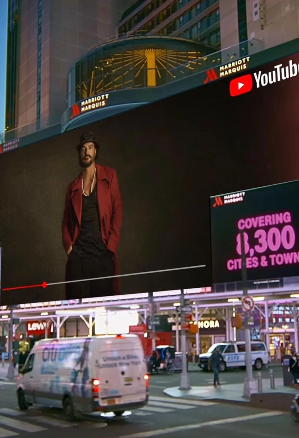 Ricardo Arjona se apodera de Times Square | INSTAGRAM