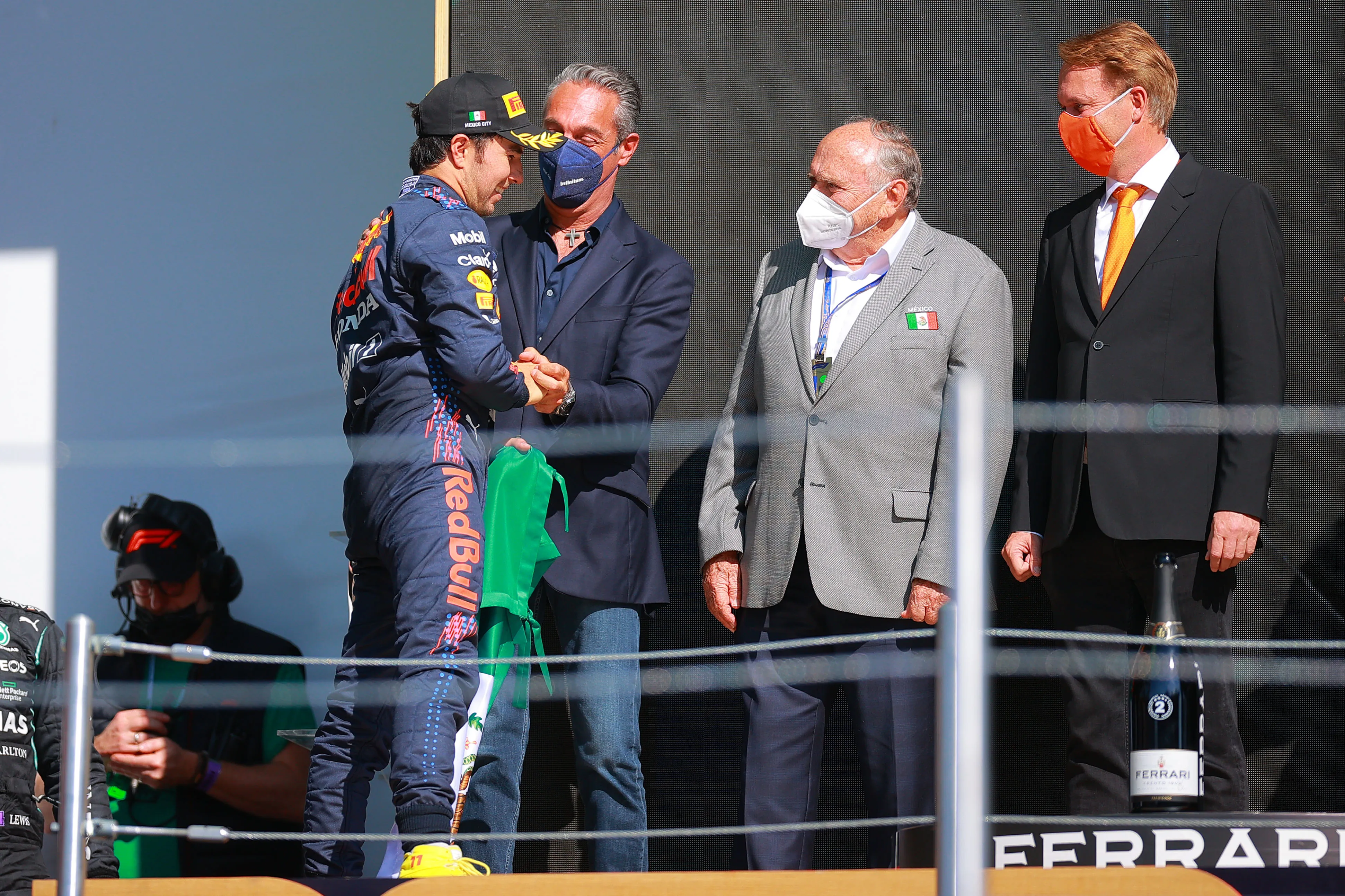 Carlos Slim cree que Checo todavía tiene mucho para dar