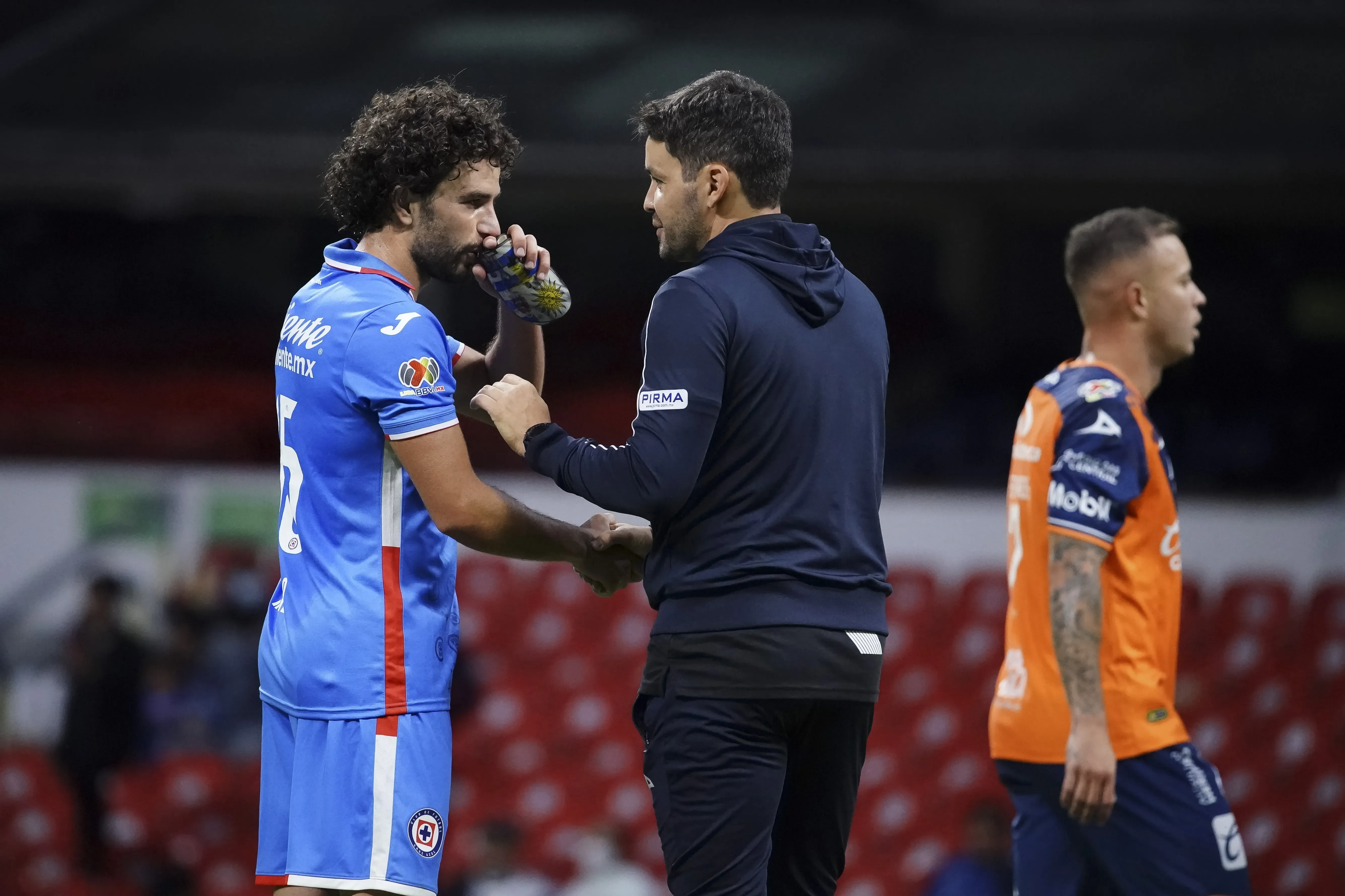 Nicolás Larcamón ahora dirigirá a Cruz Azul