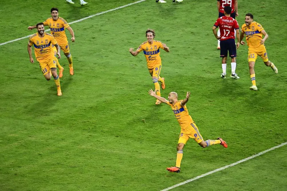 Pizarro fue figura como jugador con Tigres