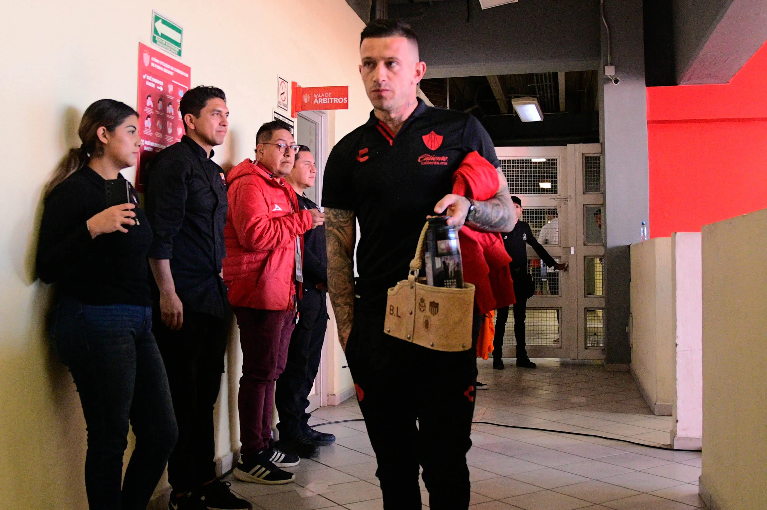 Lozano saldrá de la institución rojinegra