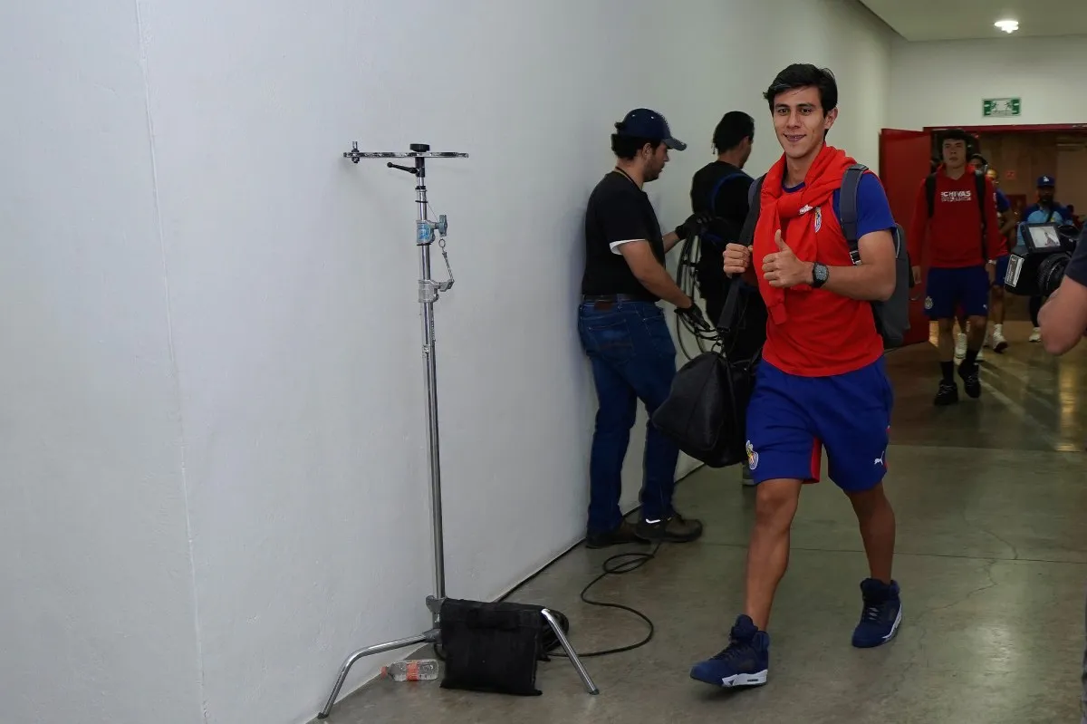 Macías analiza su retiro debido a otra lesión